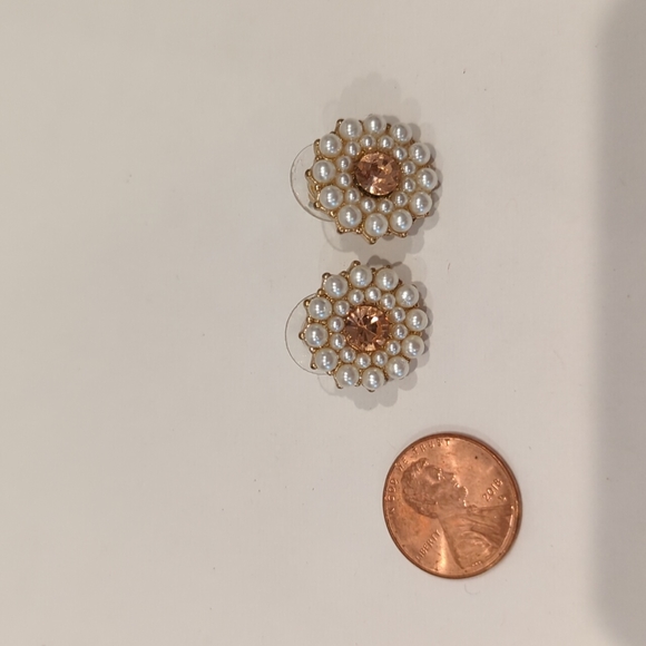 Faux pearl and pink topaz earrings - Picture 2 of 4